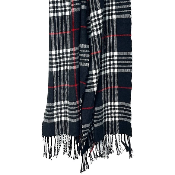 3/$20💥 Plaid Scarf | Black, Red, & White Plaid Scarf w/ Tassels | NWOT - Picture 2 of 5